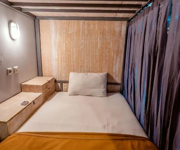 Lushy Hostel Canggu (Bali)