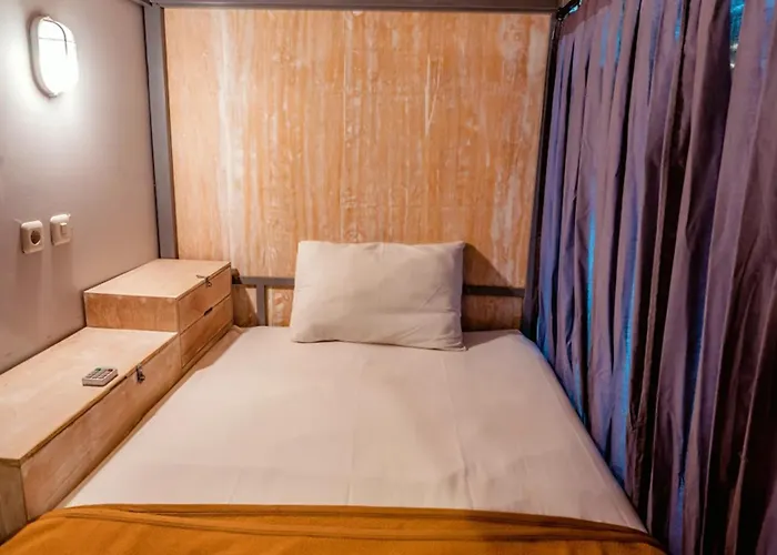 Lushy Hostel *